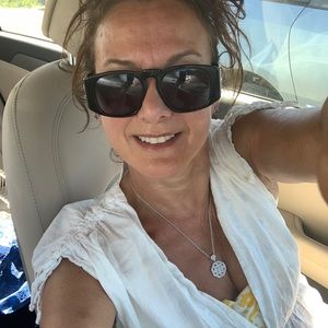 Meet your Posher, Esther